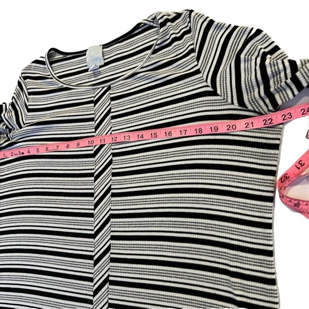 Sunday - Women's Black and White Striped Stretch Scoop Neck Tunic Plus Size 1X - Picture 14 of 16